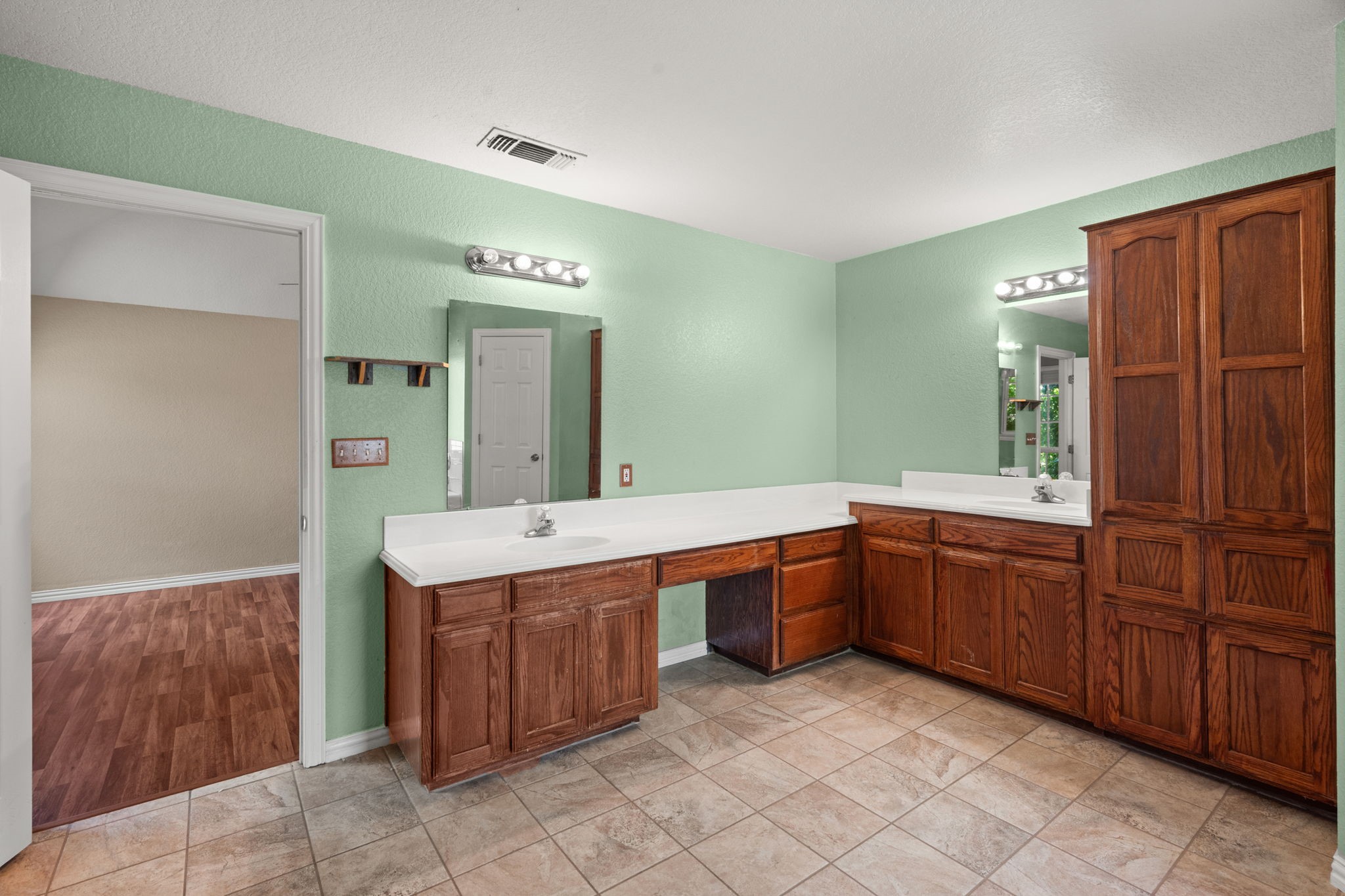 4000 View Point Drive Granbury TX 76048