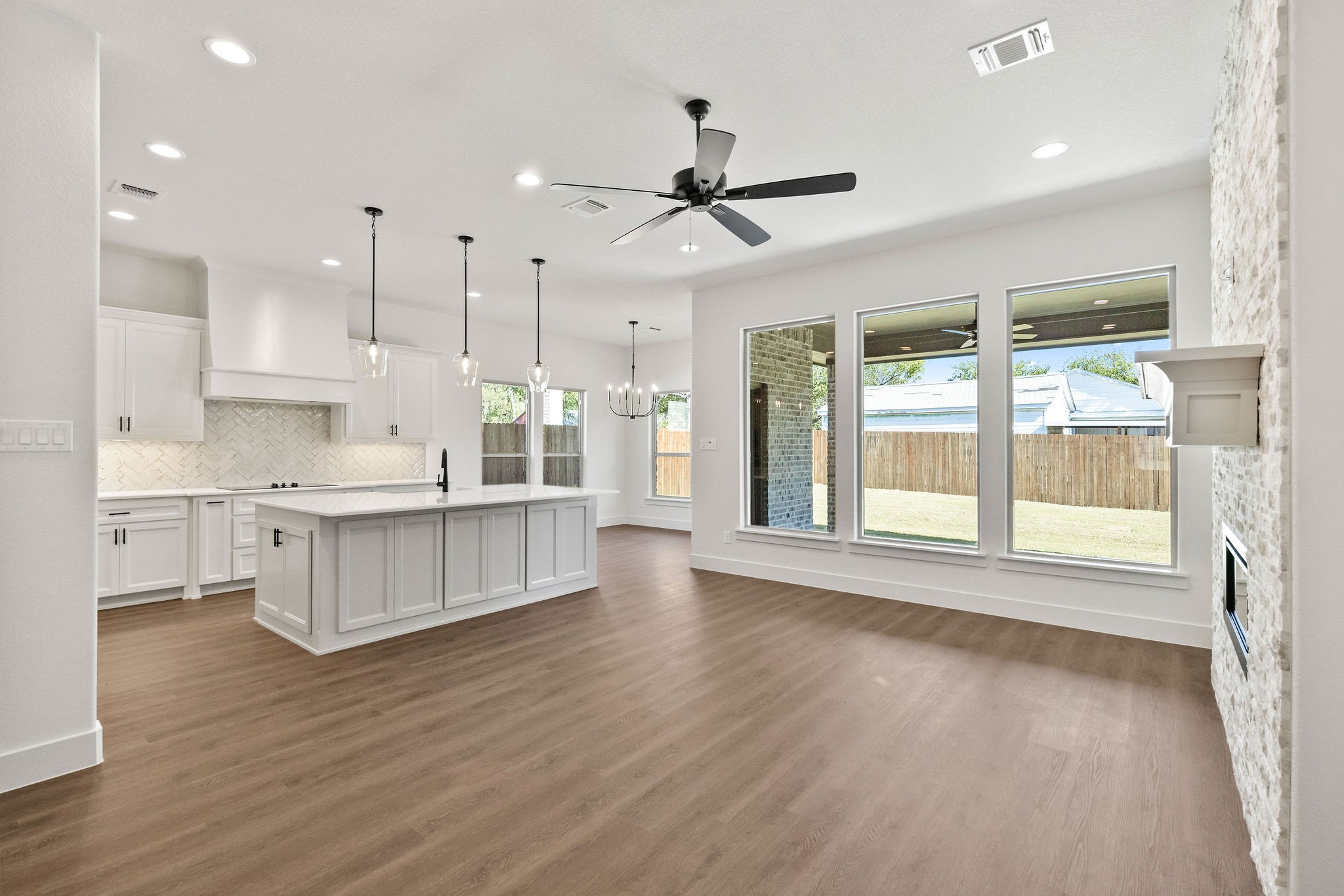 902 Boston Lane River Oaks TX 76114