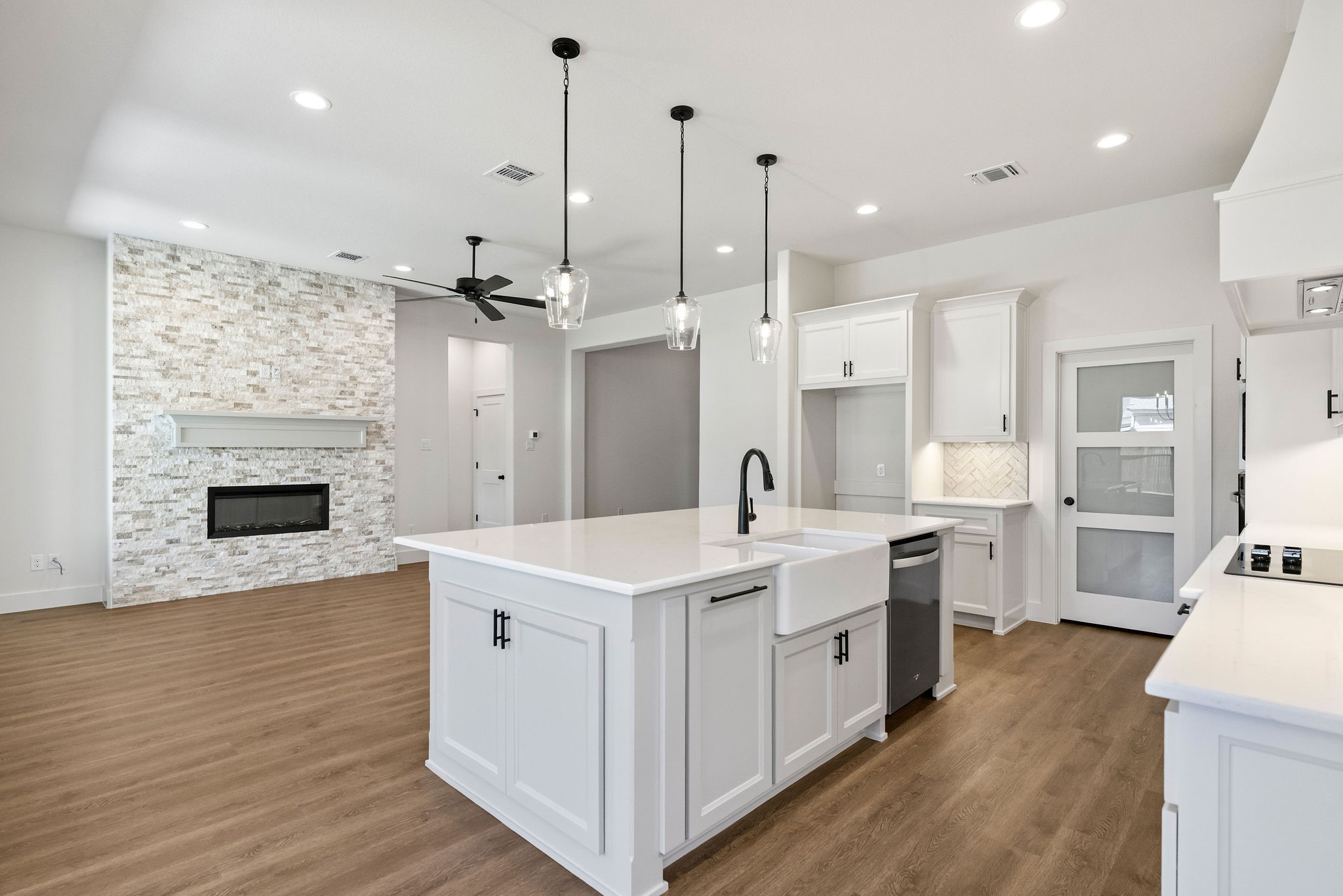 902 Boston Lane River Oaks TX 76114