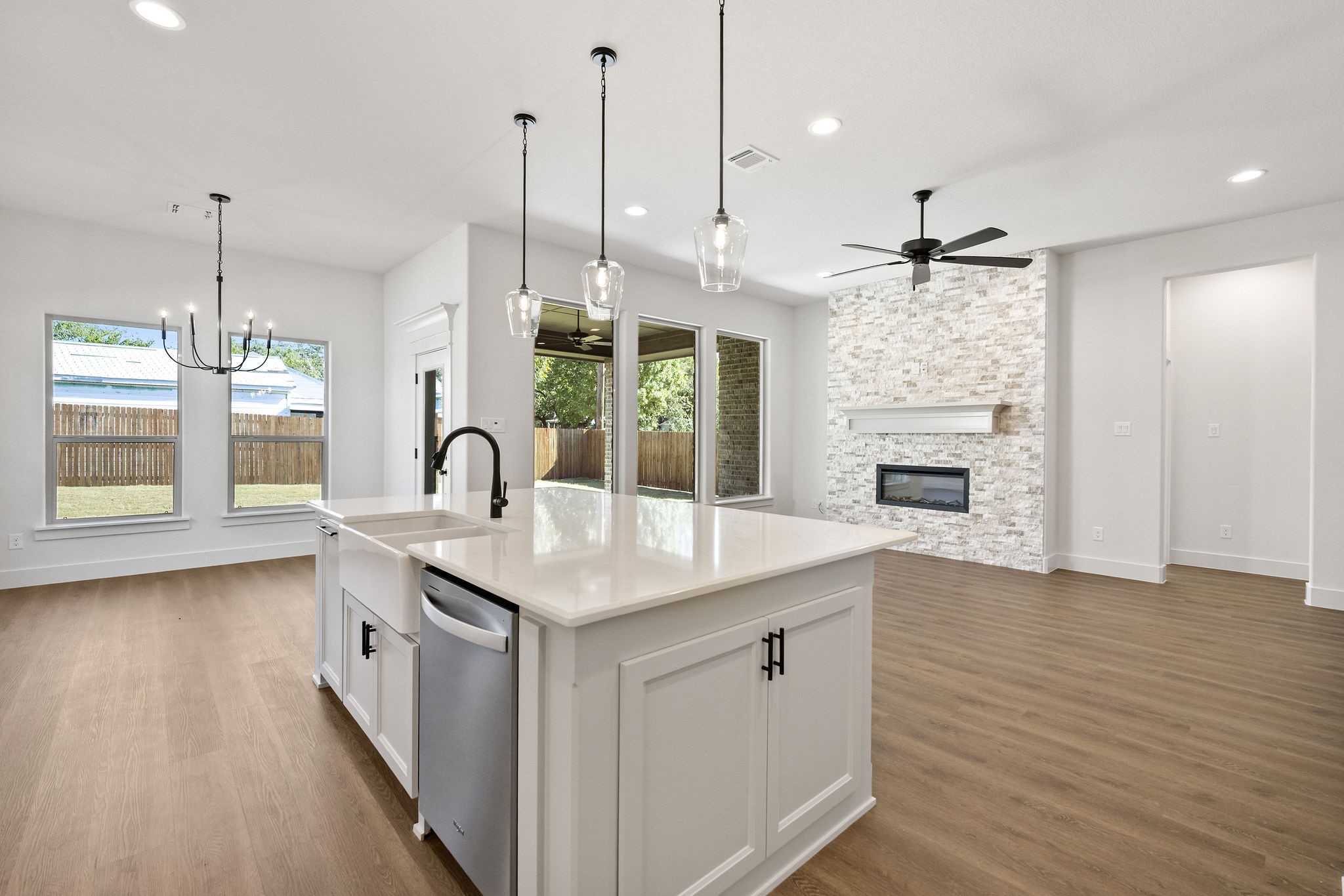 902 Boston Lane River Oaks TX 76114
