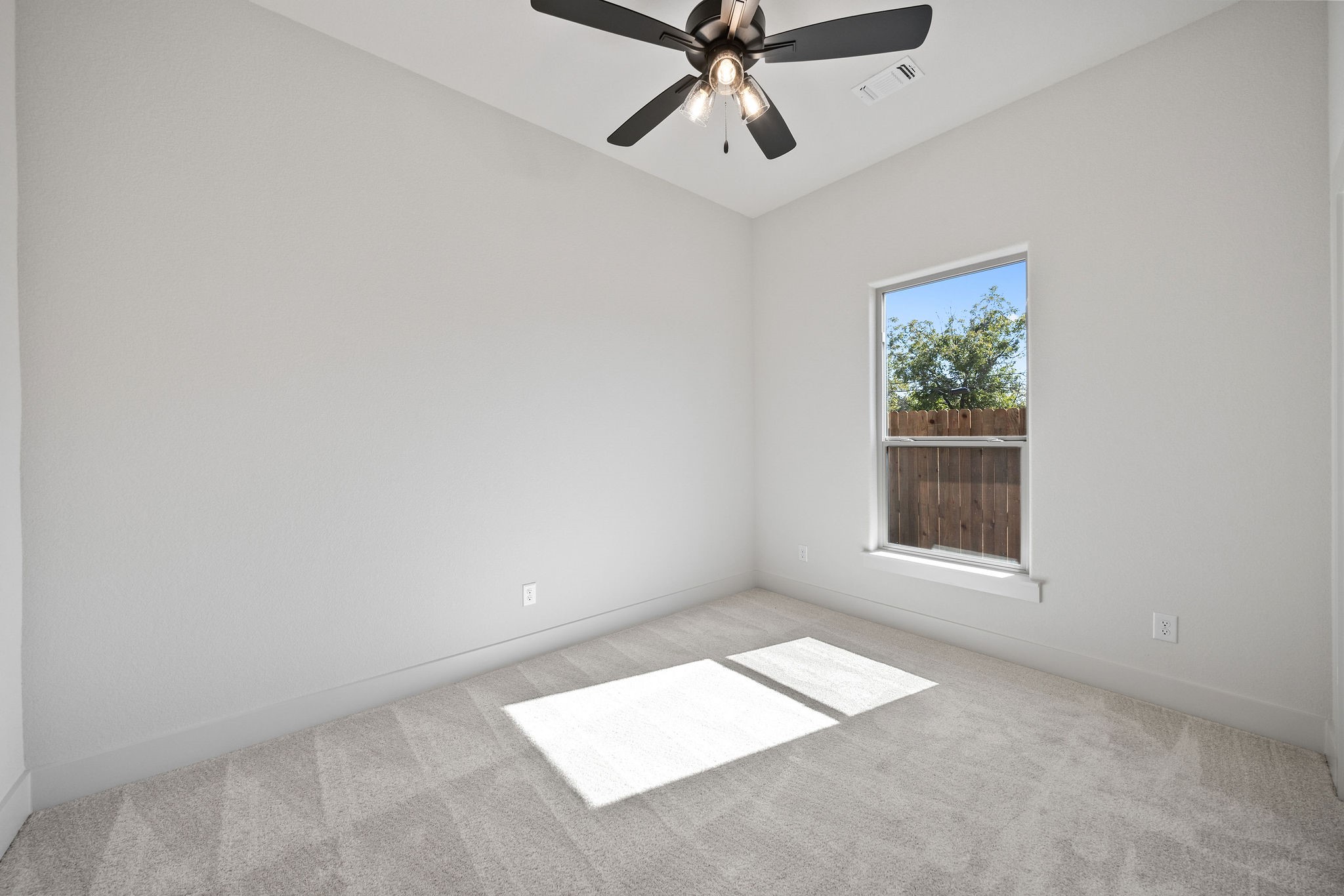902 Boston Lane River Oaks TX 76114