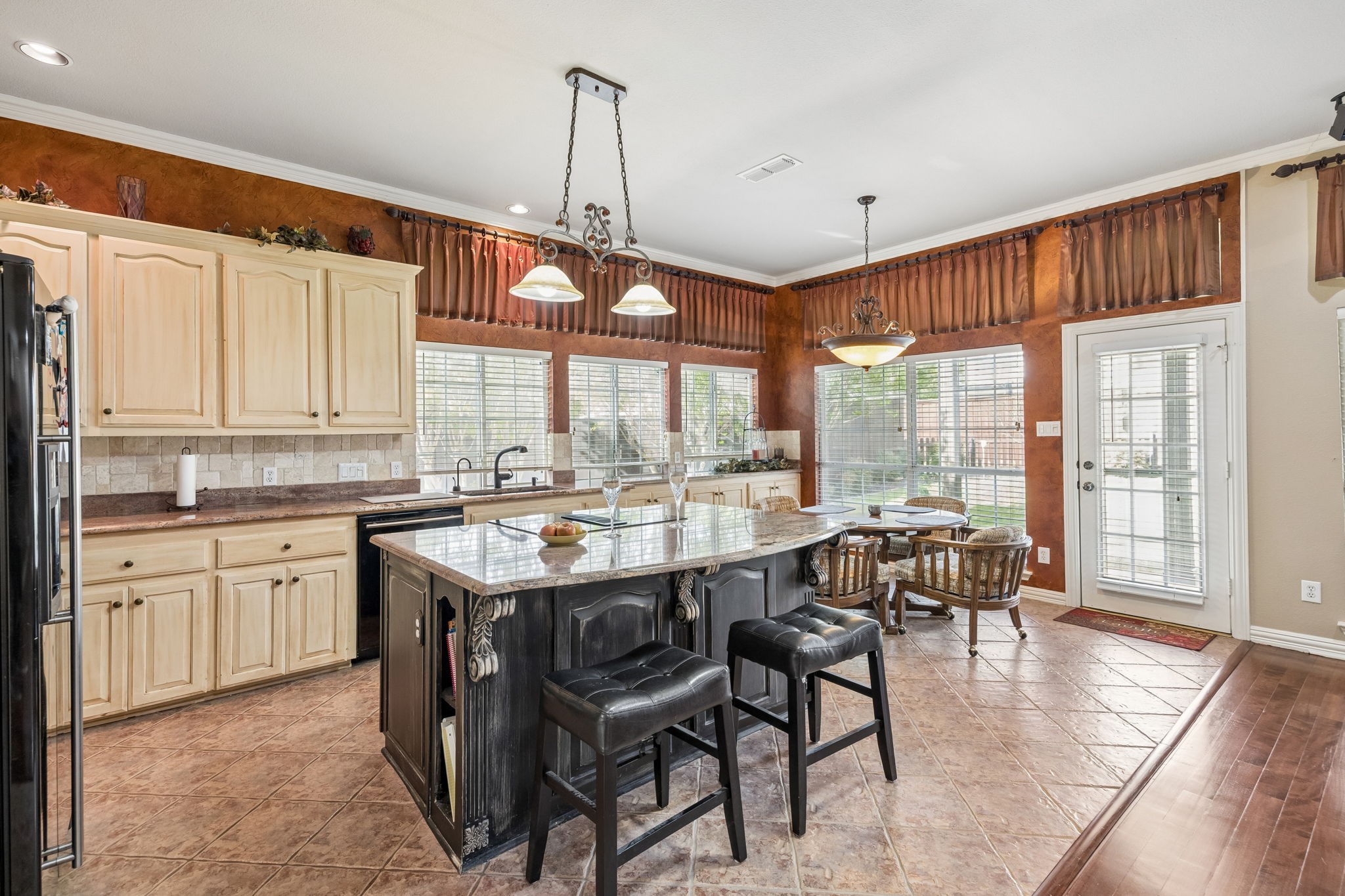 7519 Bradford Pear Drive Irving TX 75063