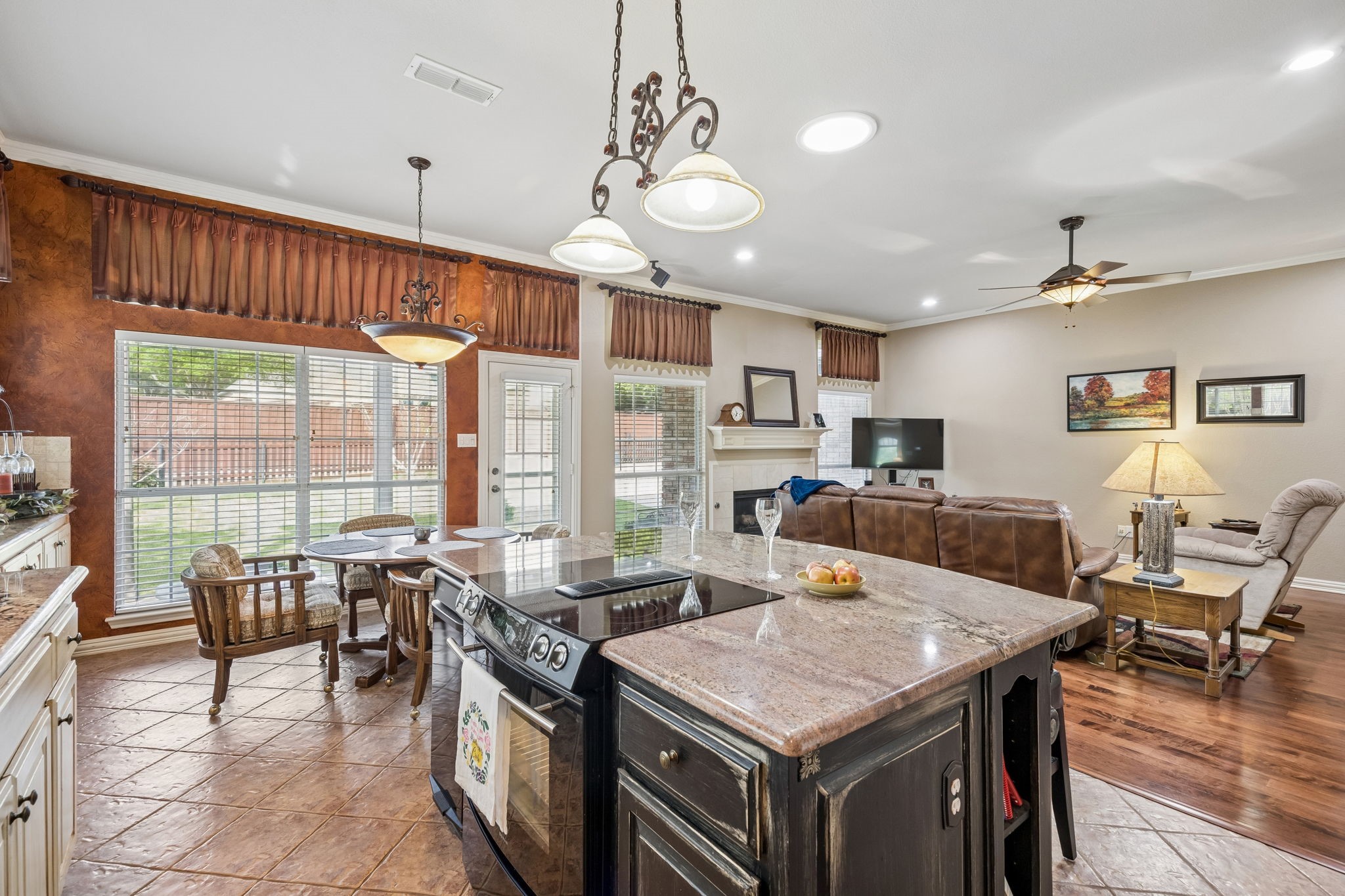 7519 Bradford Pear Drive Irving TX 75063