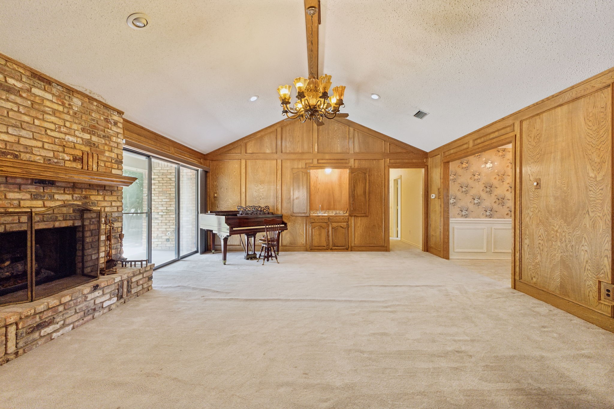 10828 Lochspring Drive Dallas TX 75218