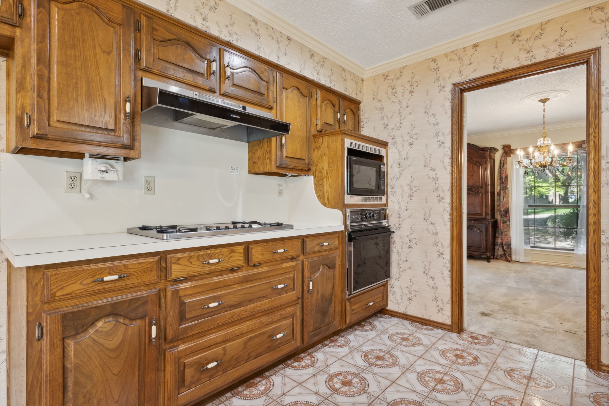 10828 Lochspring Drive Dallas TX 75218