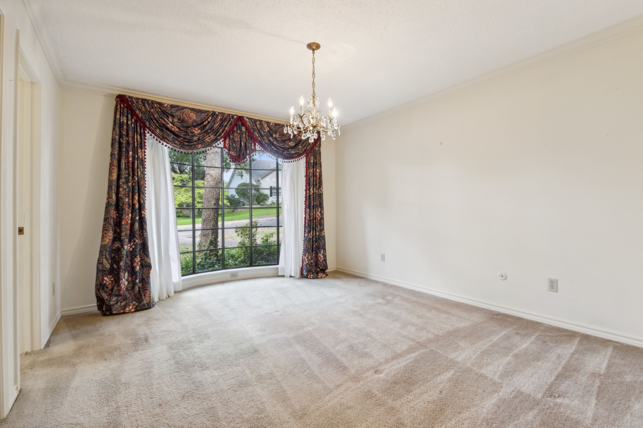 10828 Lochspring Drive Dallas TX 75218