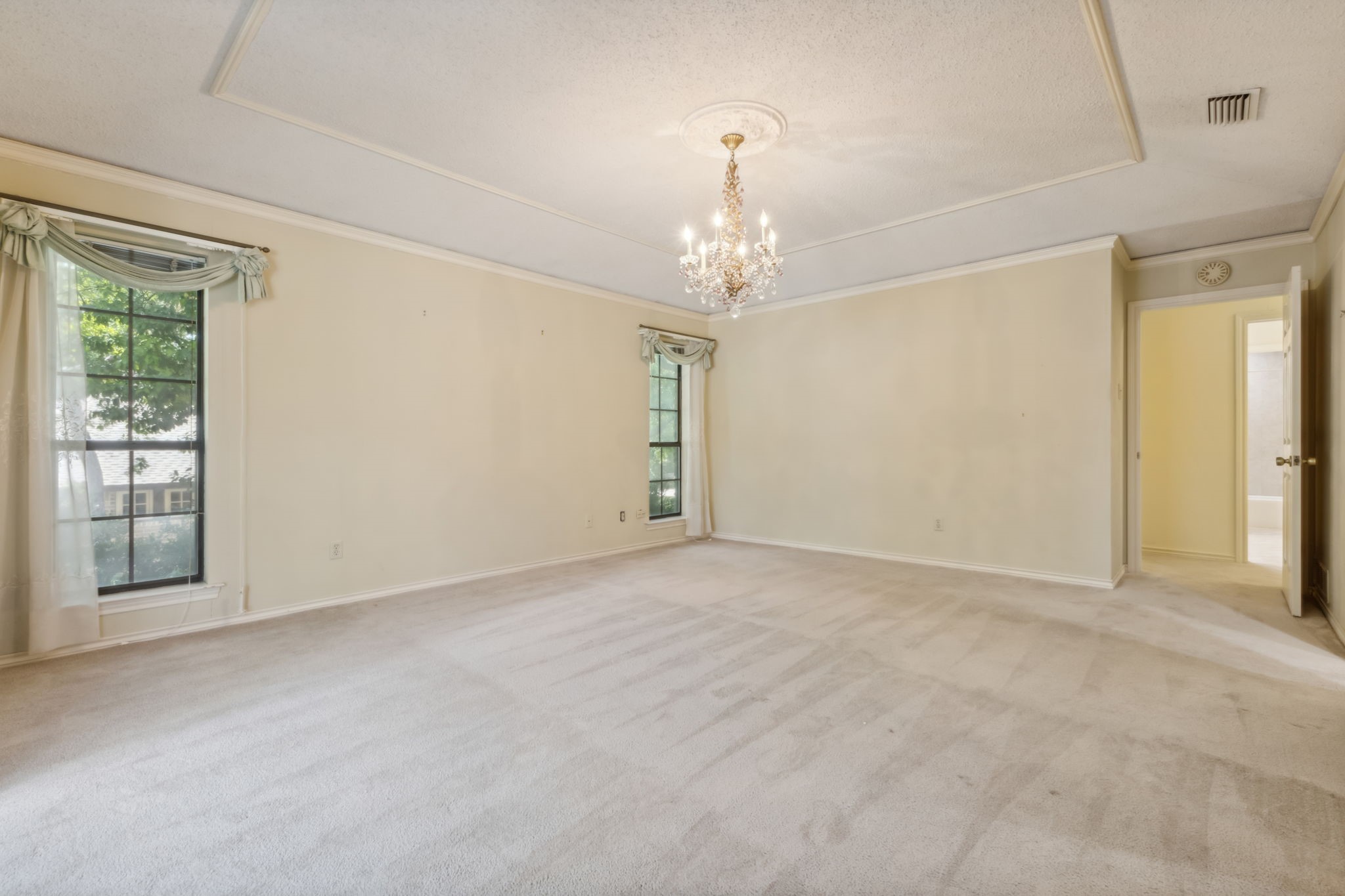 10828 Lochspring Drive Dallas TX 75218