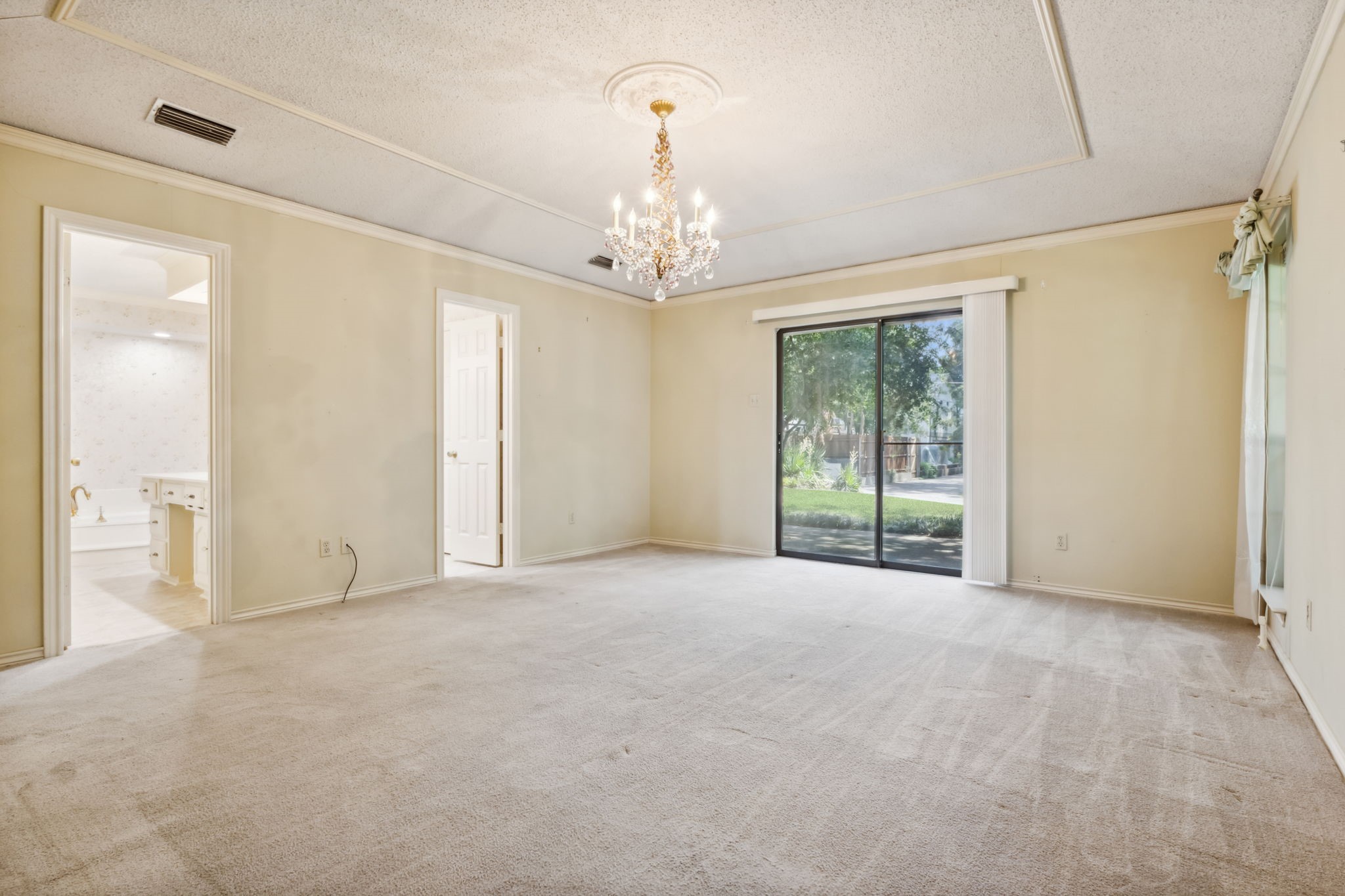 10828 Lochspring Drive Dallas TX 75218
