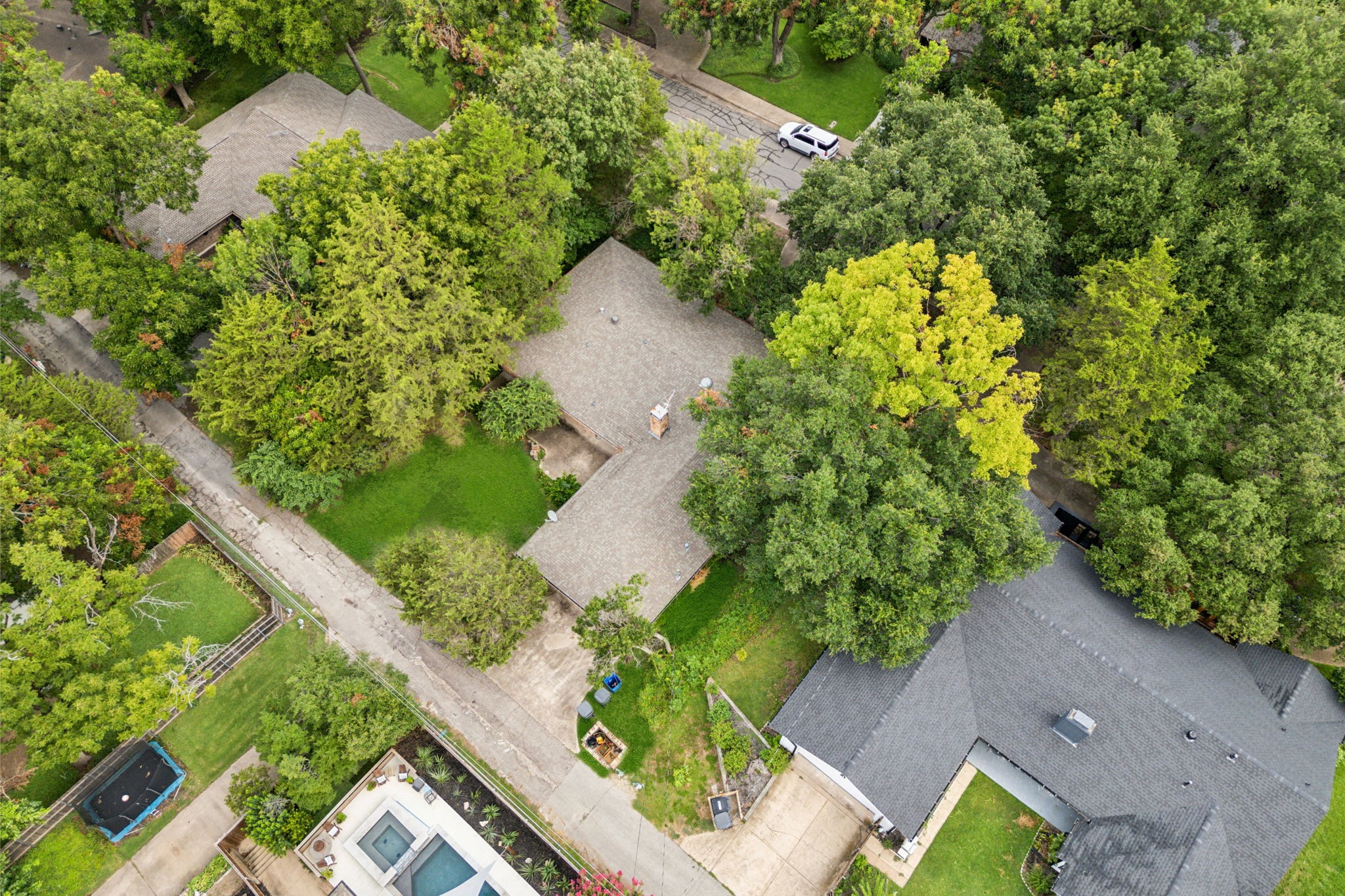10828 Lochspring Drive Dallas TX 75218