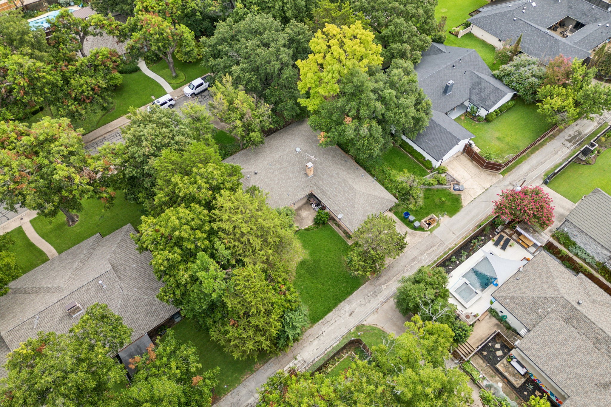 10828 Lochspring Drive Dallas TX 75218