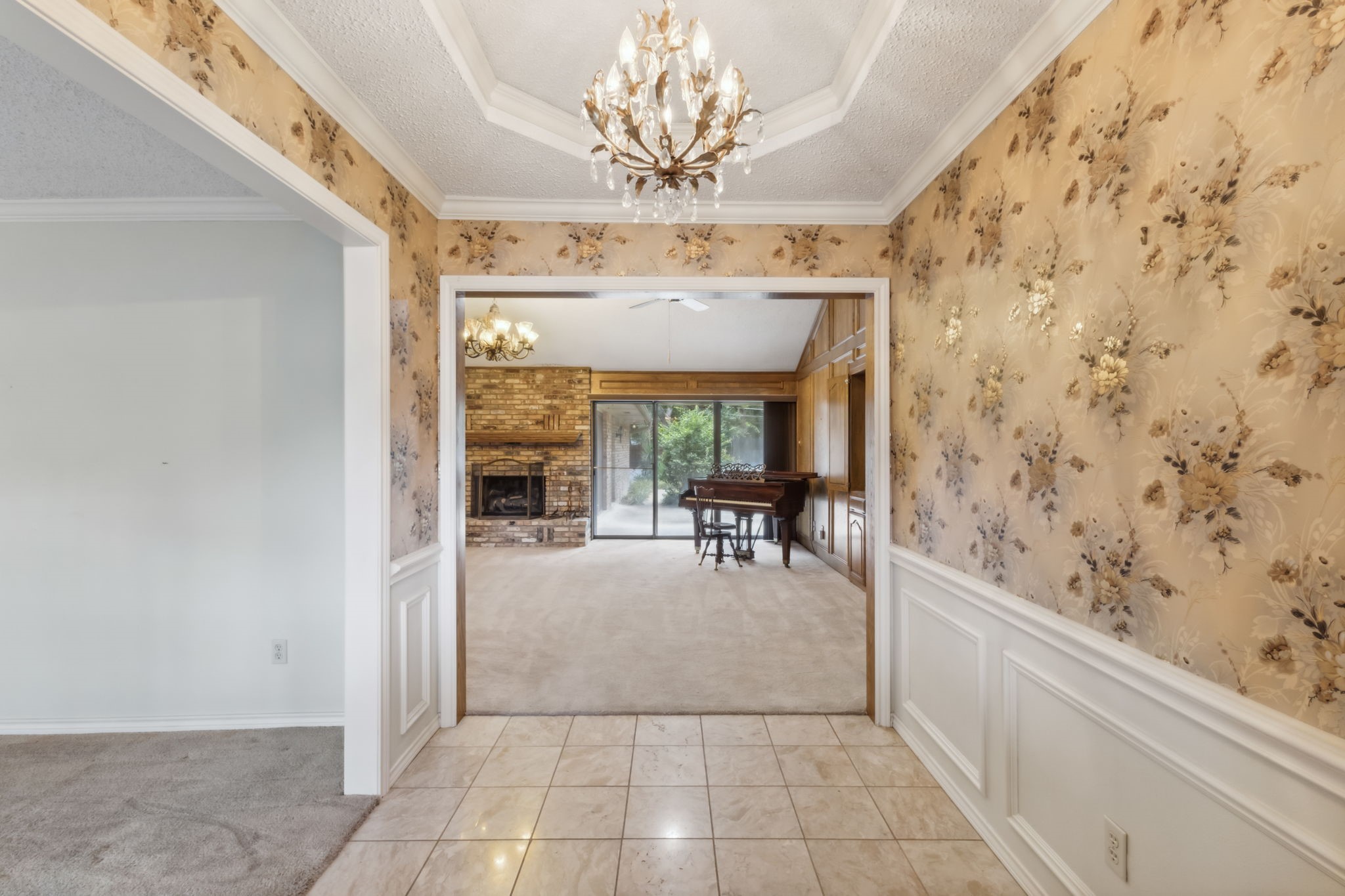 10828 Lochspring Drive Dallas TX 75218