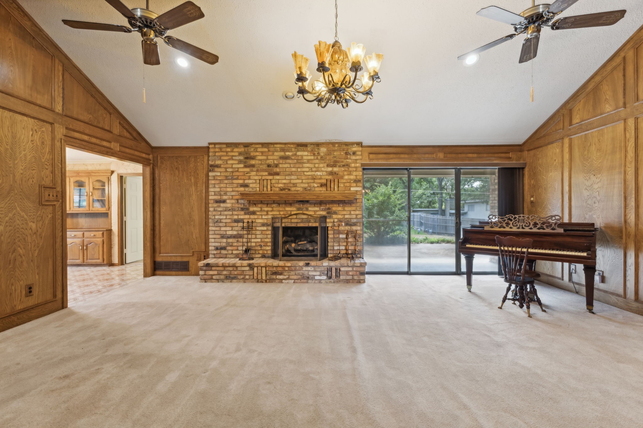 10828 Lochspring Drive Dallas TX 75218