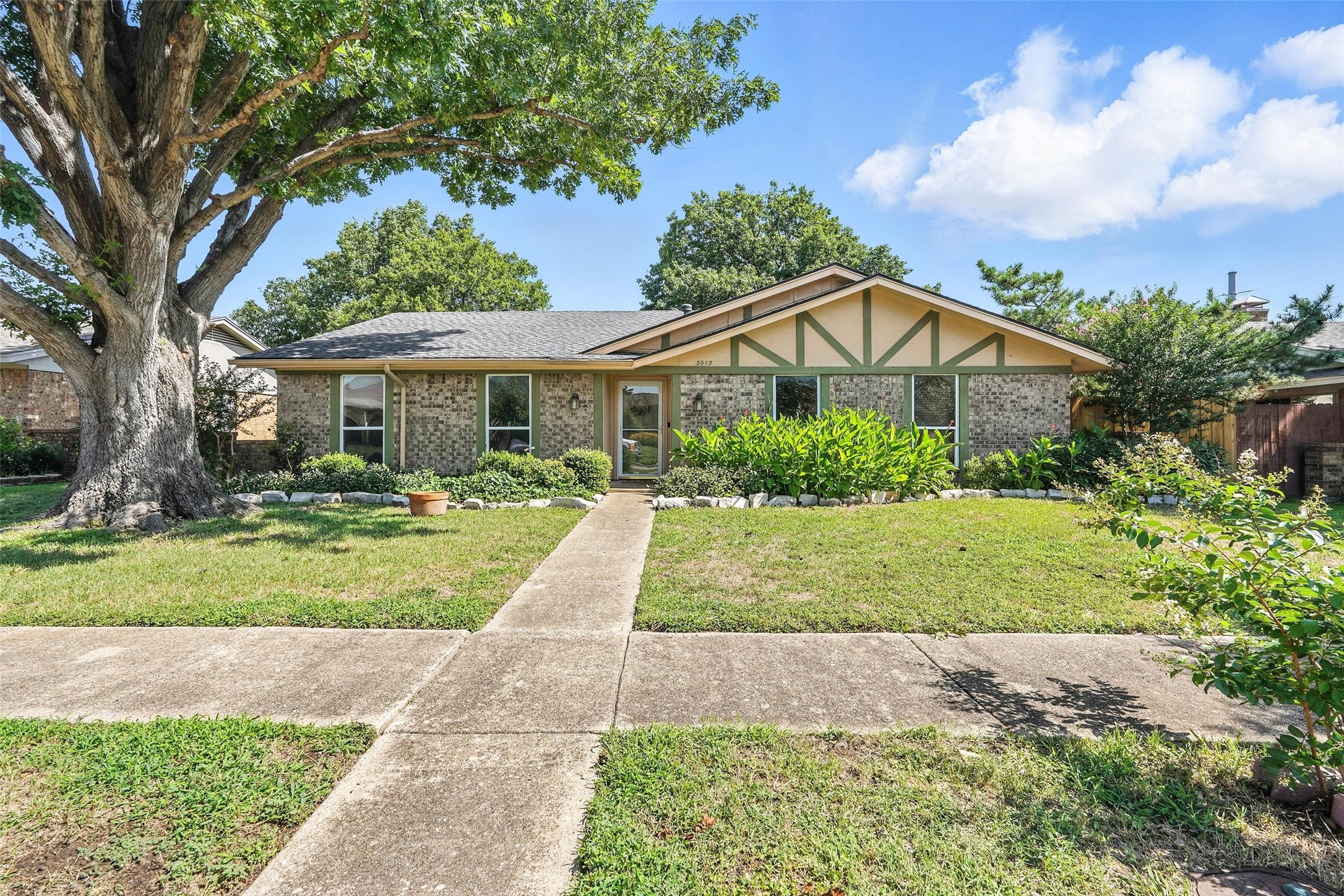 3013 Alderon Lane Garland TX 75044