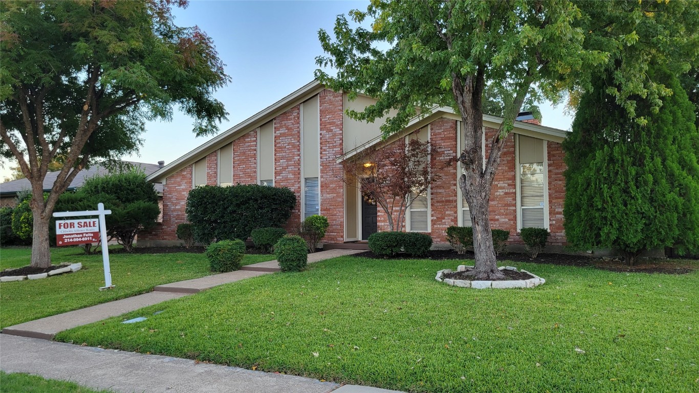 2112 Blossom Lane Richardson TX 75081