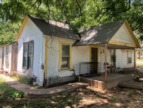 432 N Johnson Street De Leon TX 76444