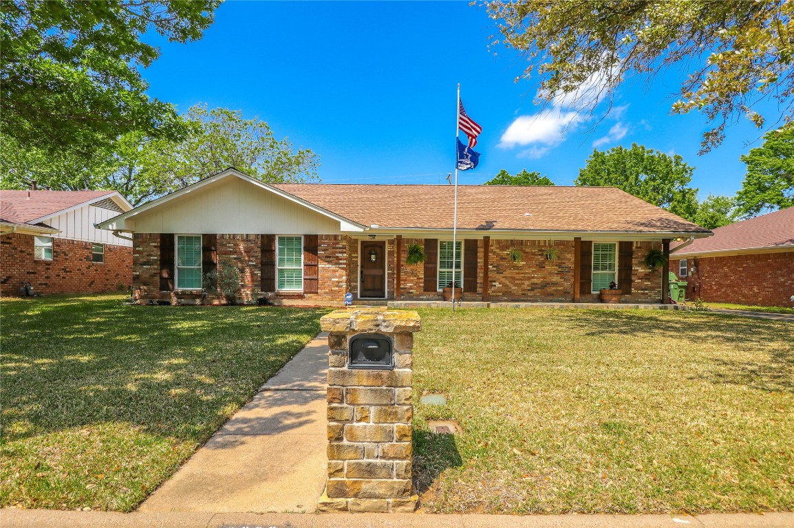 2203 Briarwood Boulevard Arlington TX 76013
