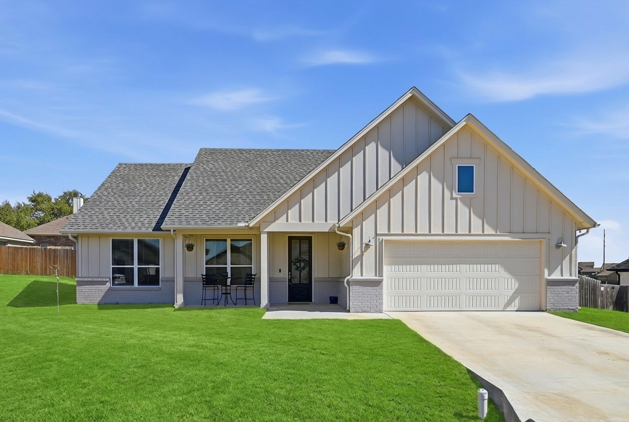4004 Gallivant Drive Granbury TX 76049