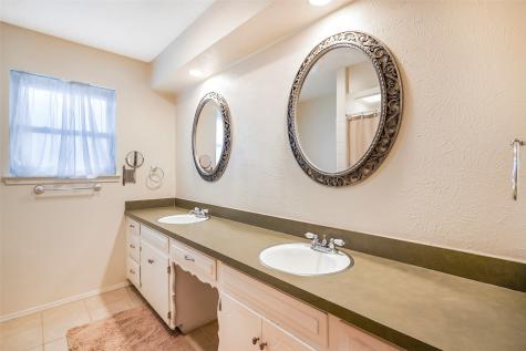 1822 E Cedar Elm Drive Arlington TX 76012