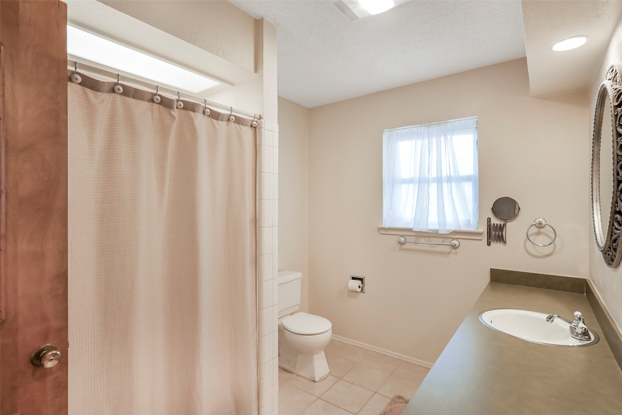 1822 E Cedar Elm Drive Arlington TX 76012