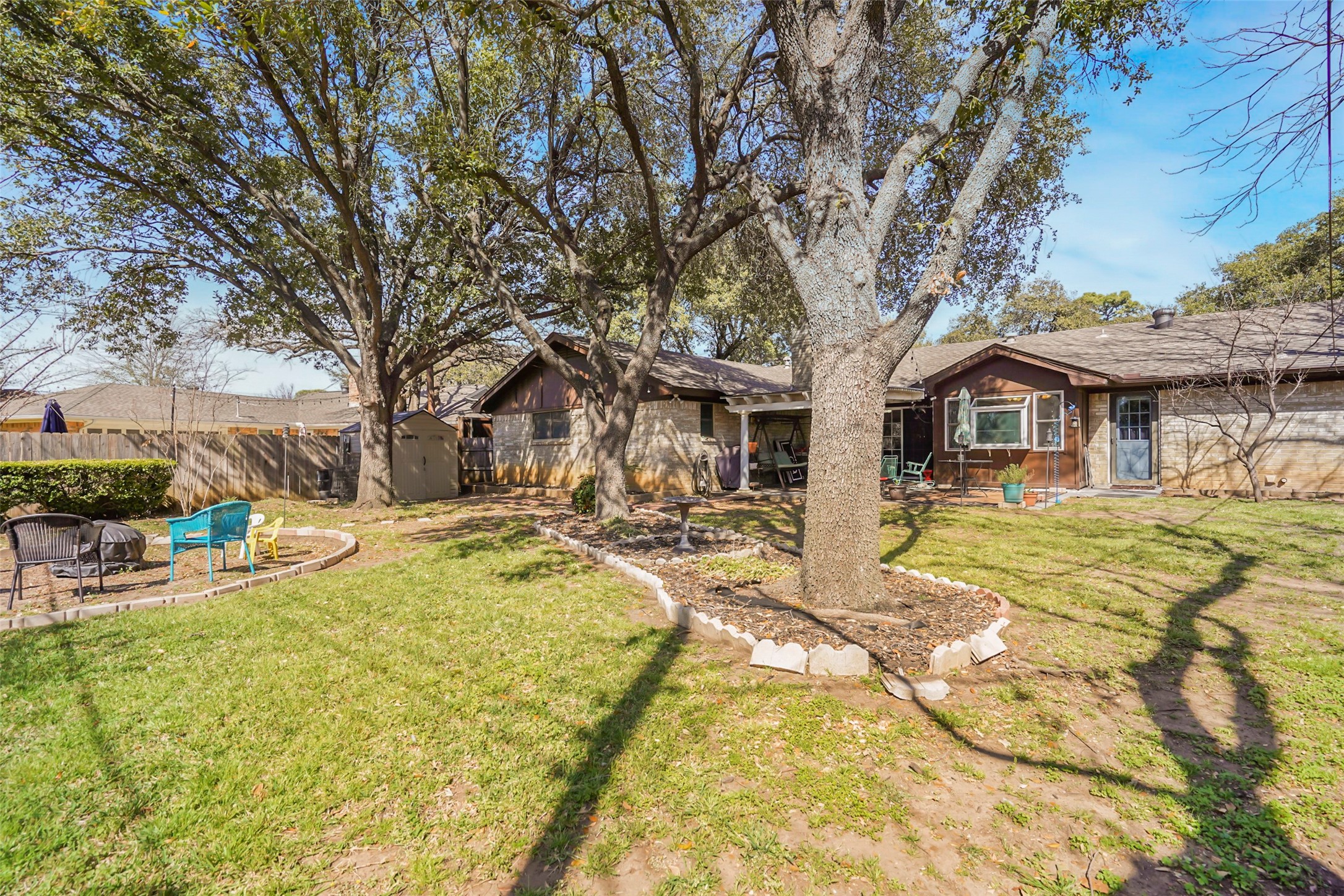 1822 E Cedar Elm Drive Arlington TX 76012