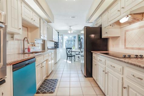 1822 E Cedar Elm Drive Arlington TX 76012