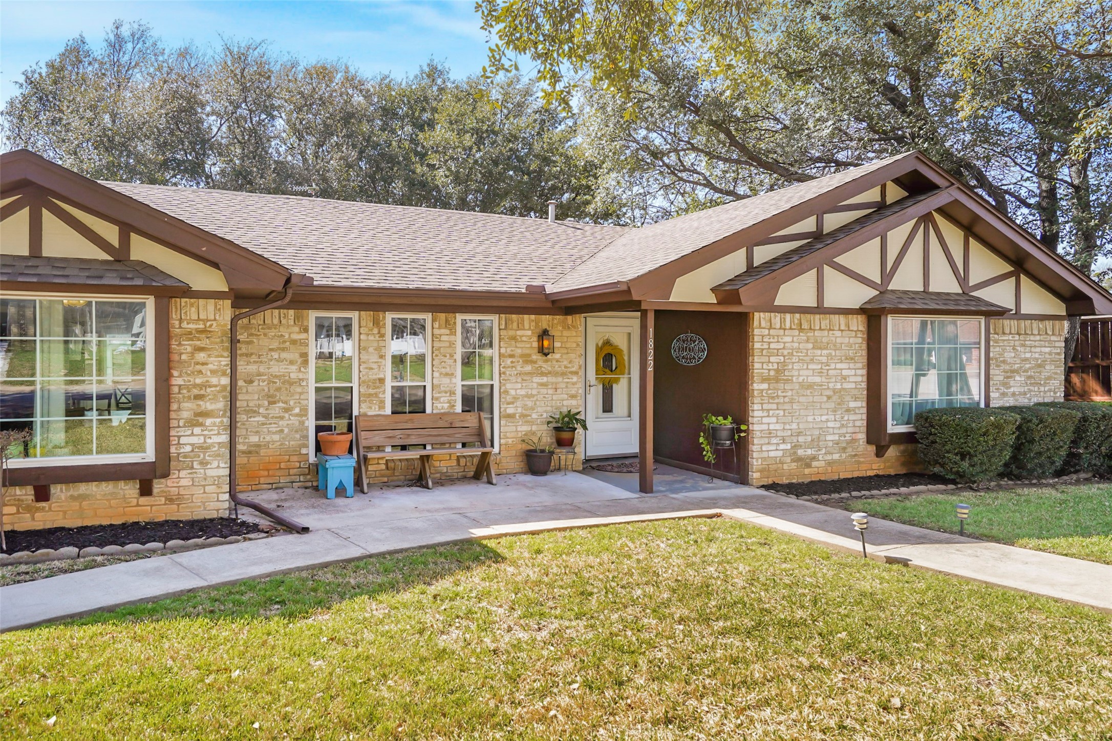 1822 E Cedar Elm Drive Arlington TX 76012