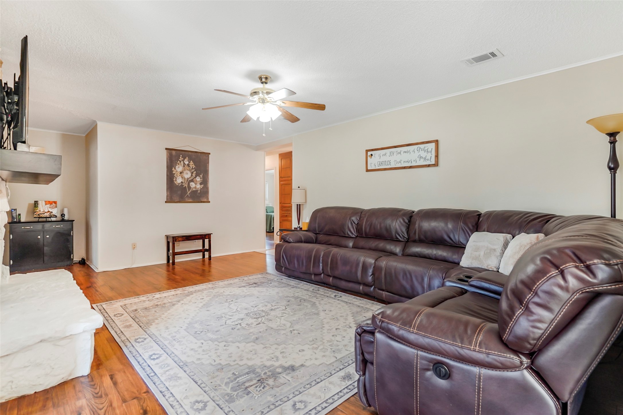 1822 E Cedar Elm Drive Arlington TX 76012