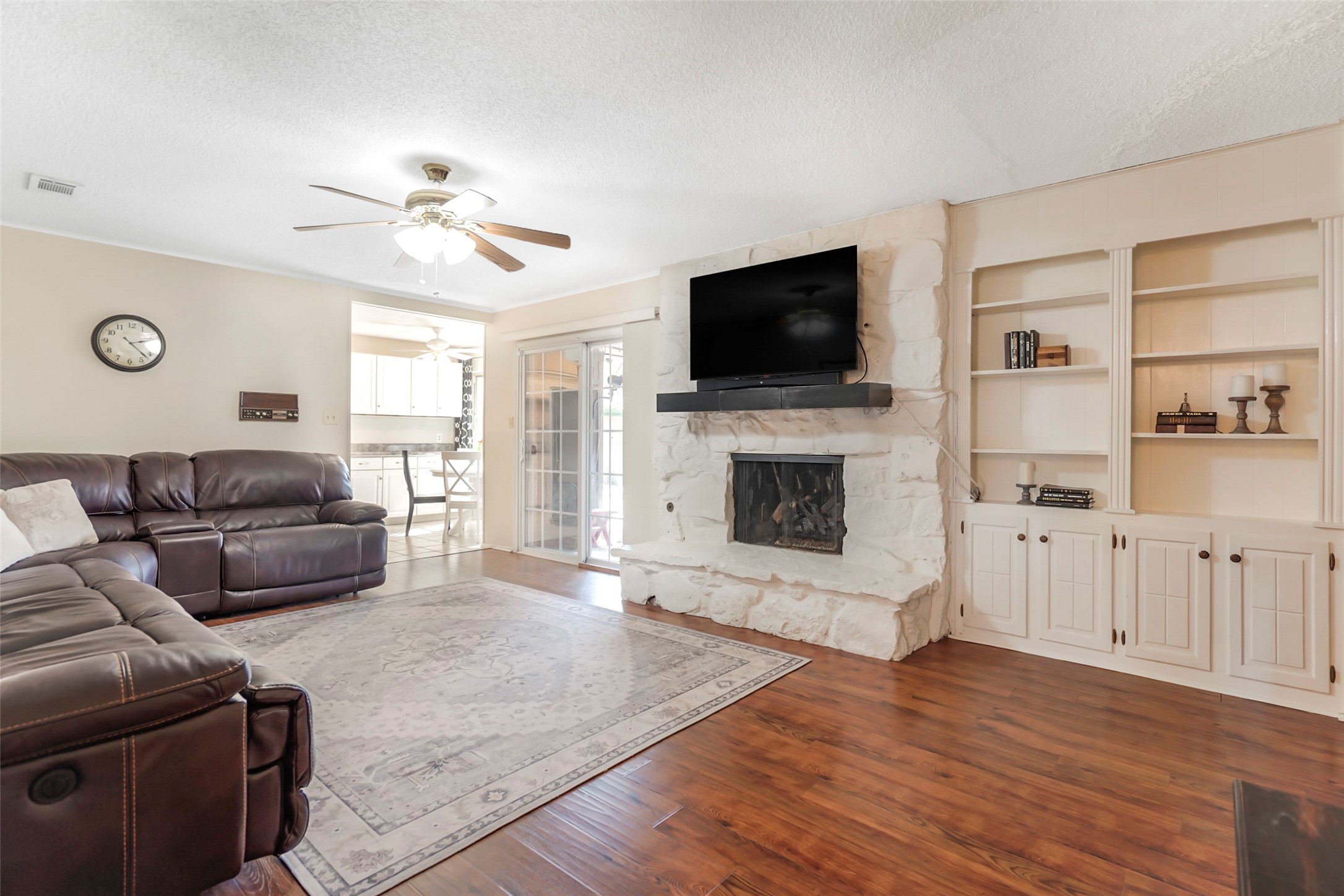 1822 E Cedar Elm Drive Arlington TX 76012