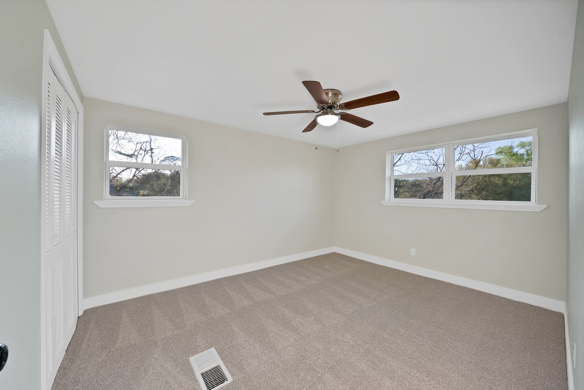 1213 Walker Drive Hurst TX 76053