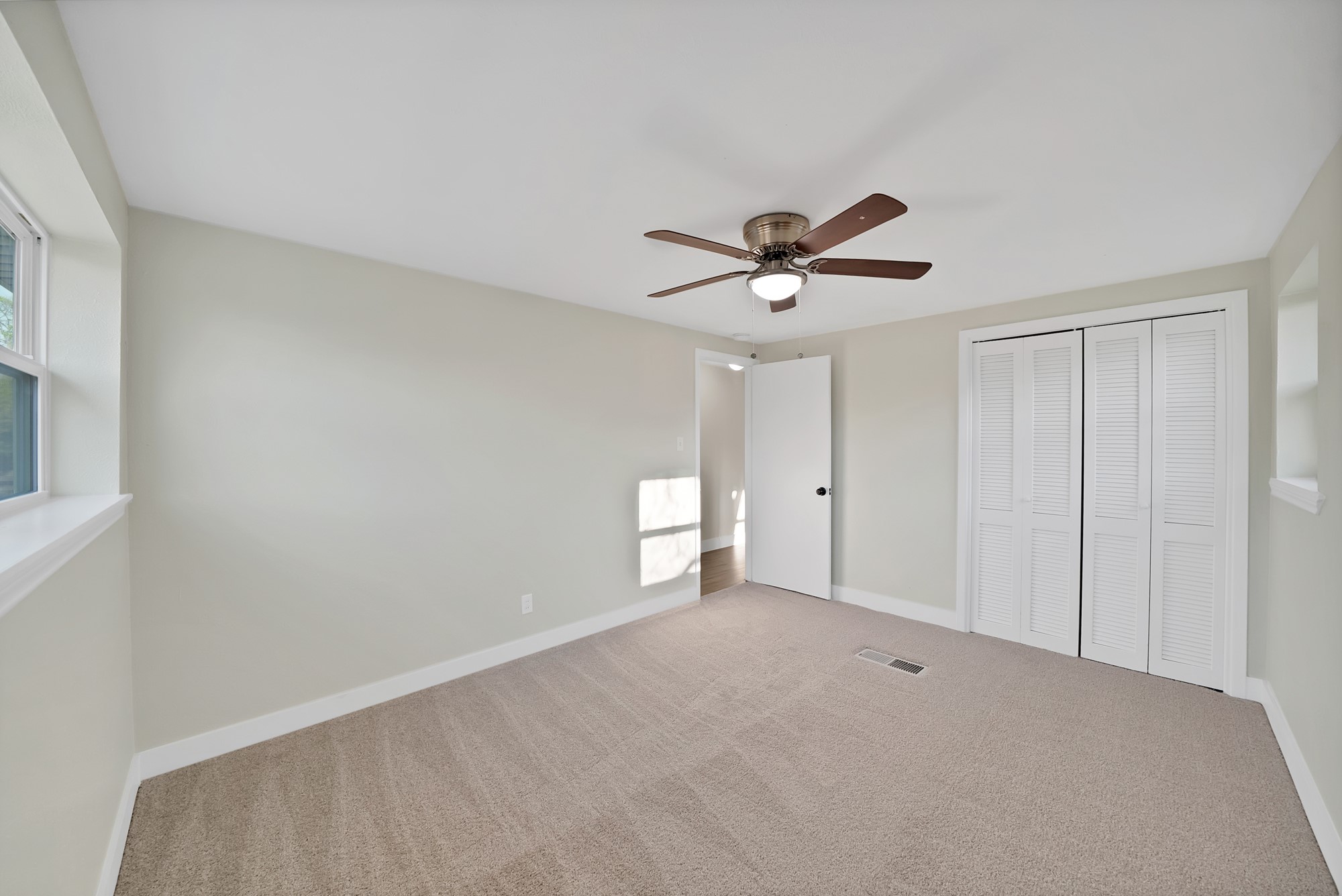 1213 Walker Drive Hurst TX 76053
