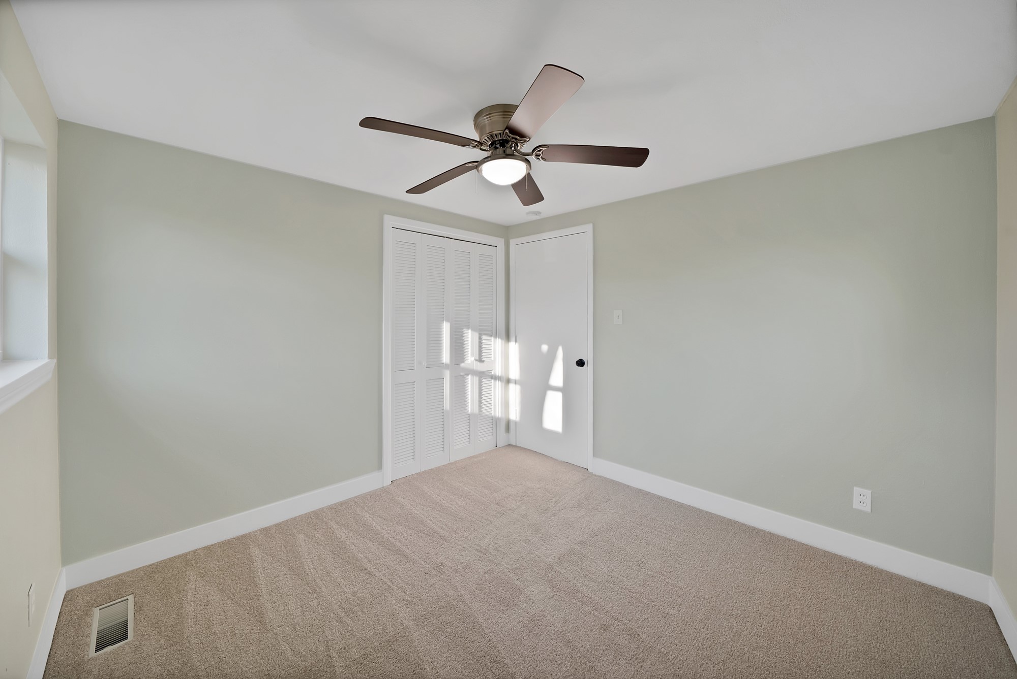 1213 Walker Drive Hurst TX 76053