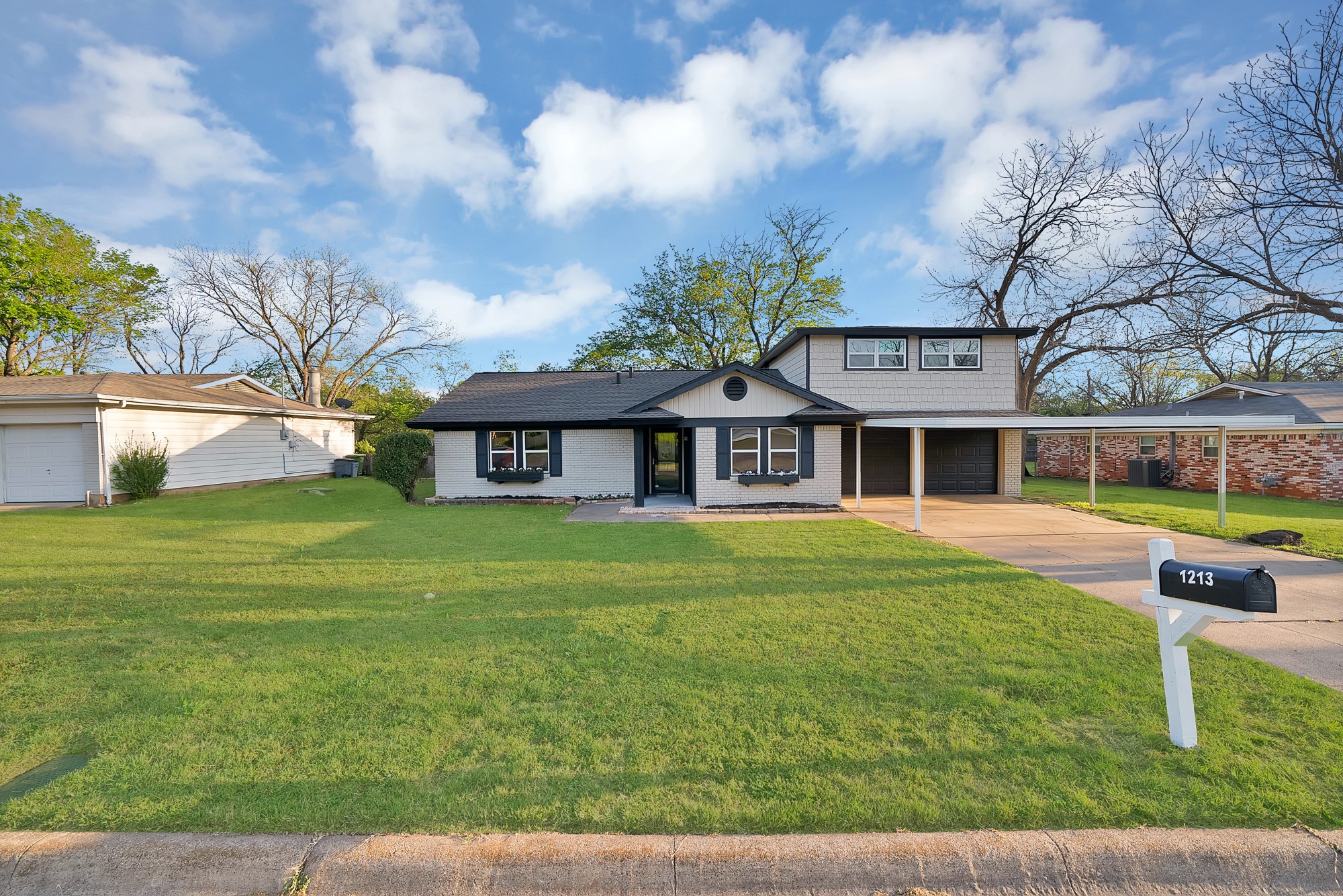 1213 Walker Drive Hurst TX 76053