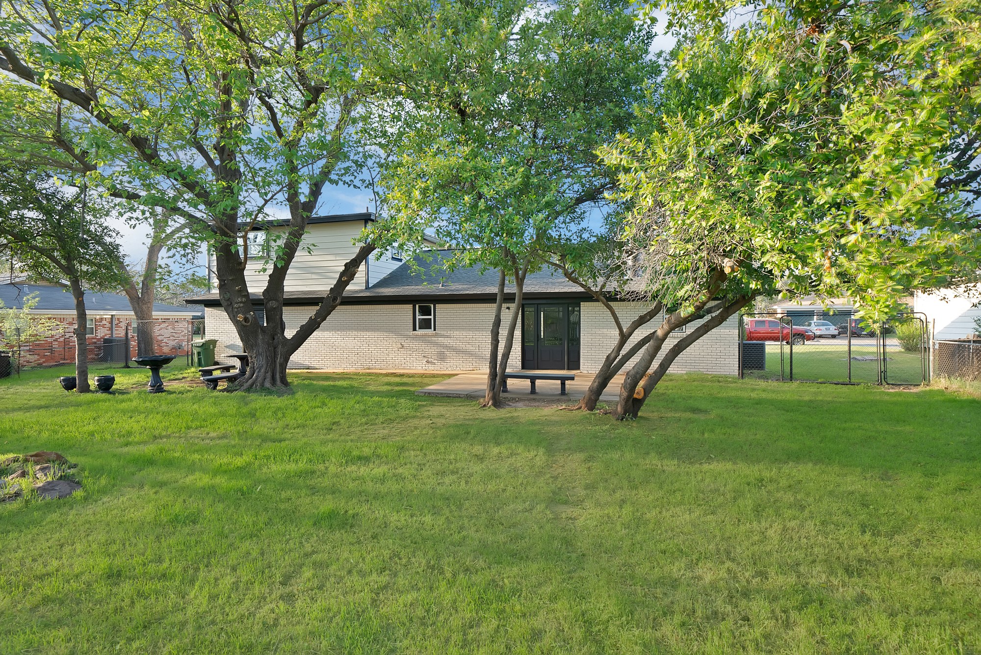 1213 Walker Drive Hurst TX 76053