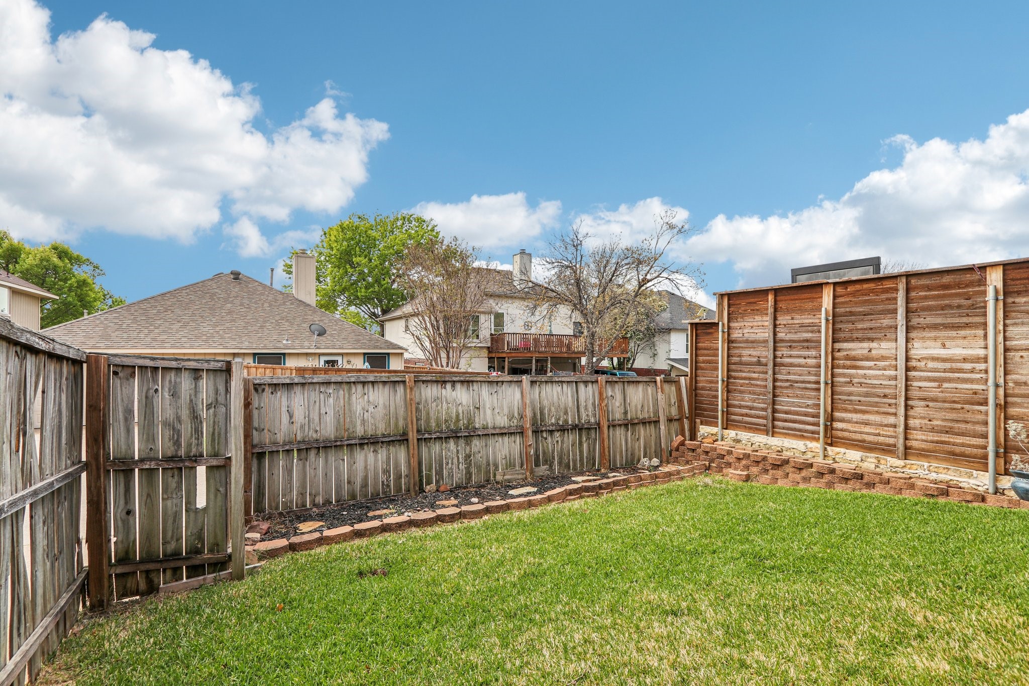 1104 Heather Lane Carrollton TX 75010