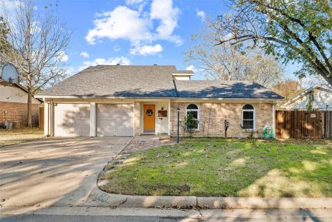 736 NW Wood Street Burleson TX 76028