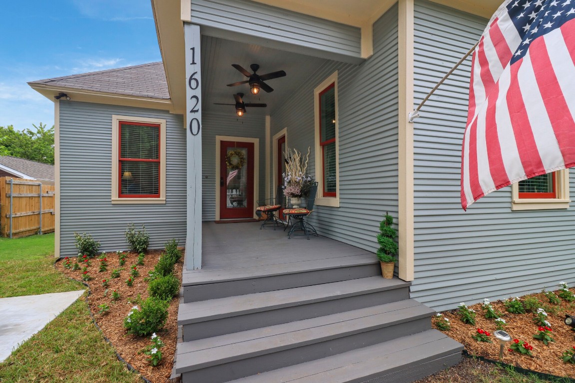 1620 Alston Avenue Fort Worth TX 76104