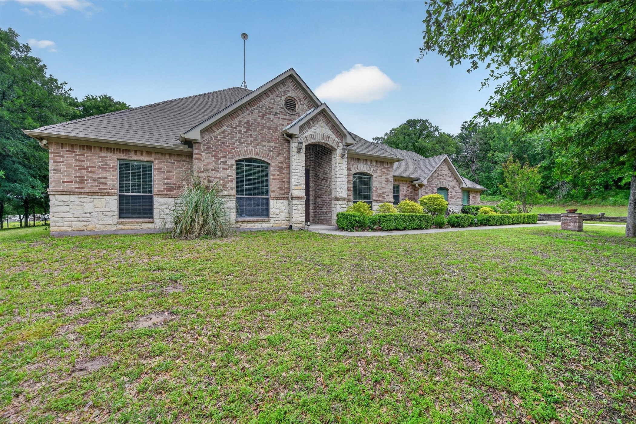 141 N Natural Spring Lane Azle TX 76020