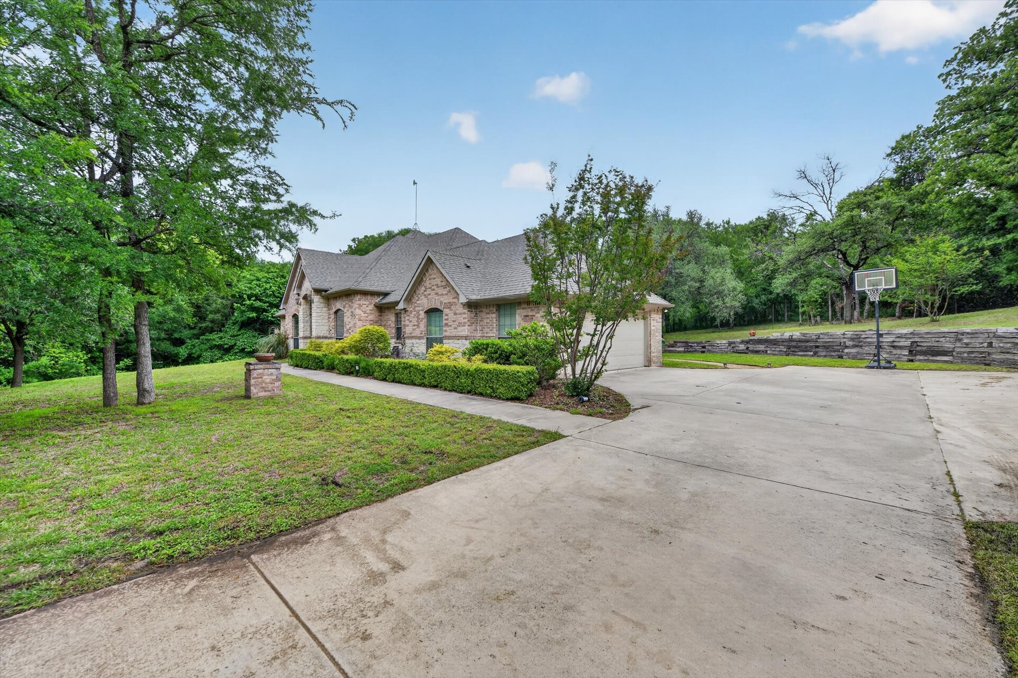 141 N Natural Spring Lane Azle TX 76020