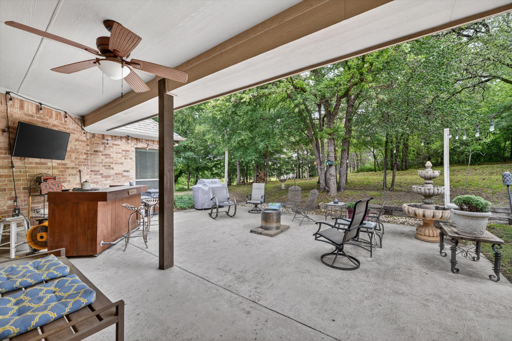 141 N Natural Spring Lane Azle TX 76020