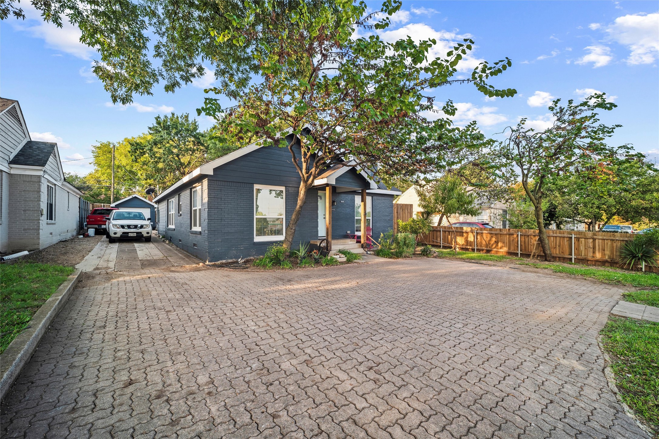 2522 W Jefferson Boulevard Dallas TX 75211