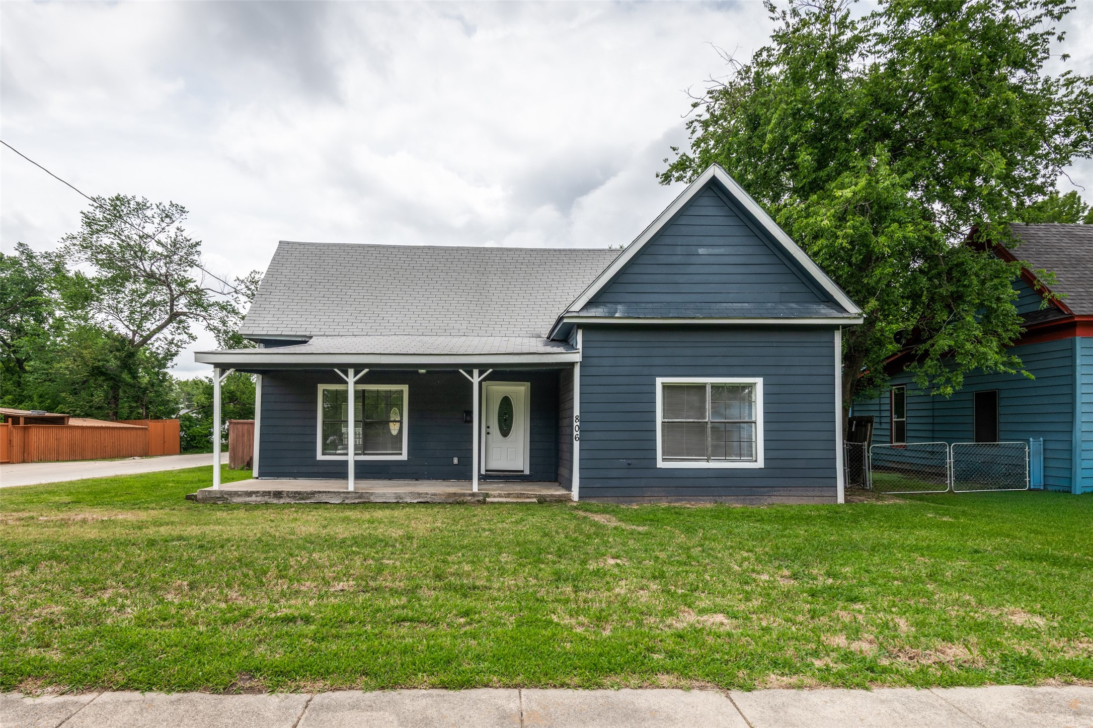 806 E Brin Street Terrell TX 75160
