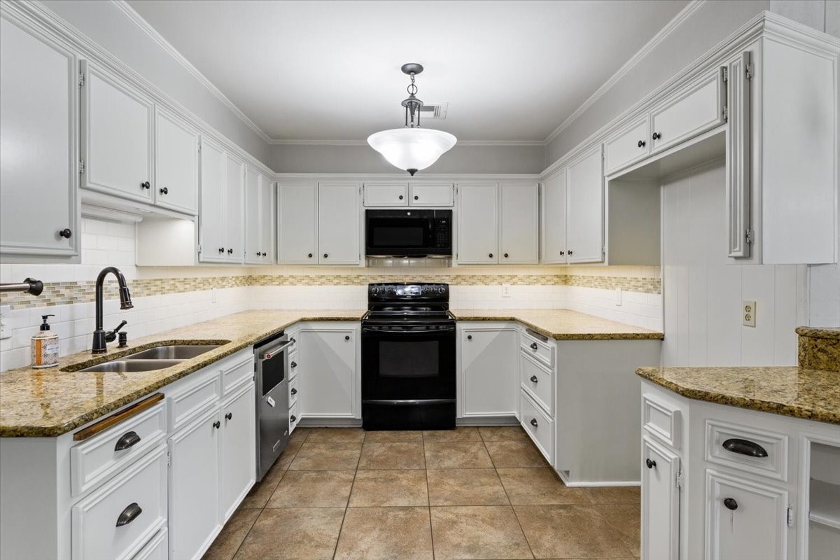 10014 Burgundy Drive Woodway TX 76712