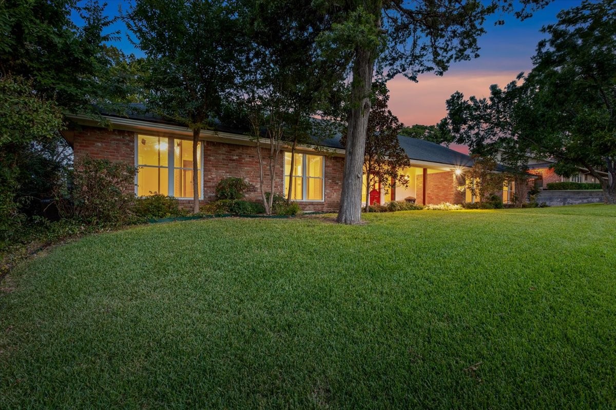 10014 Burgundy Drive Woodway TX 76712