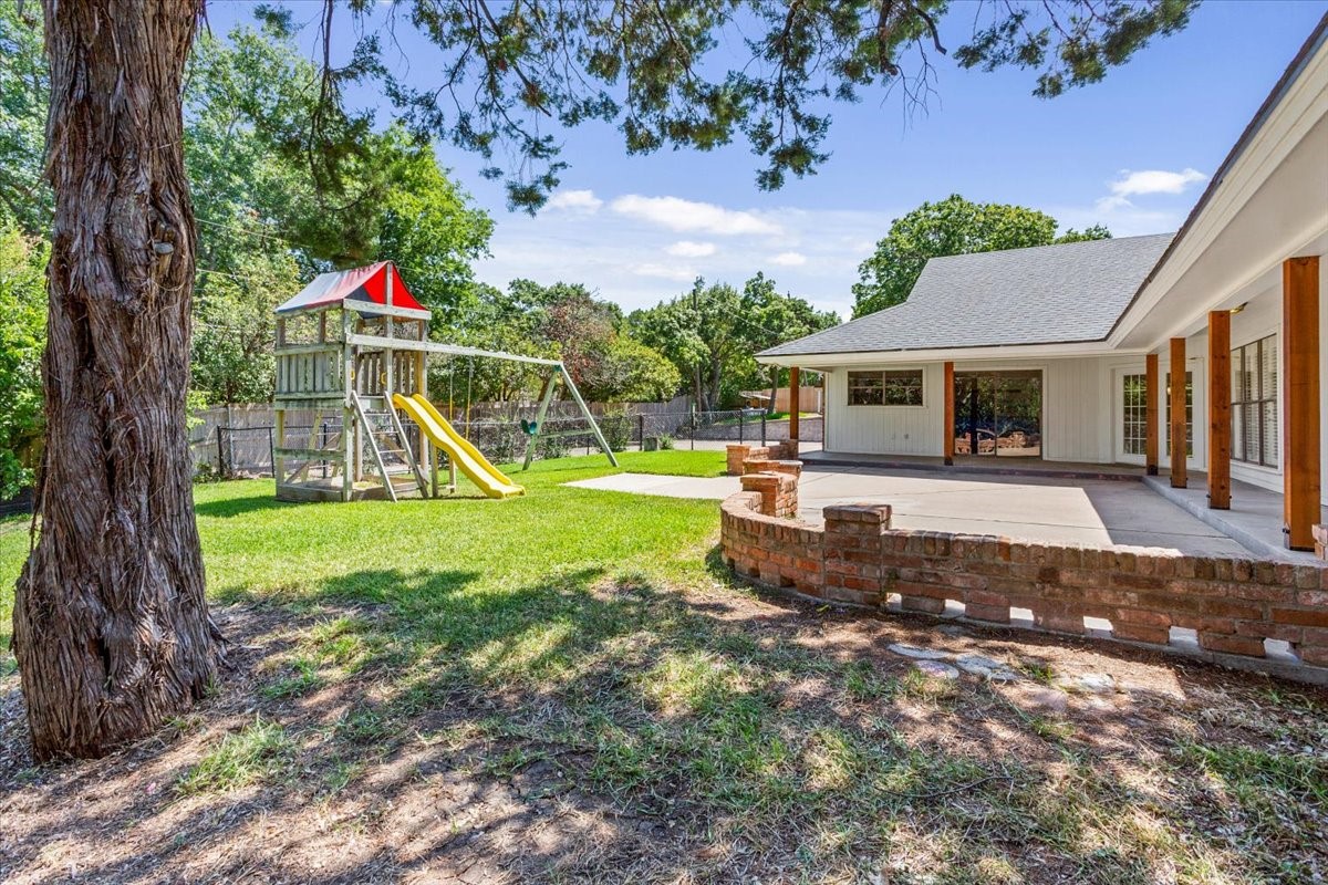 10014 Burgundy Drive Woodway TX 76712