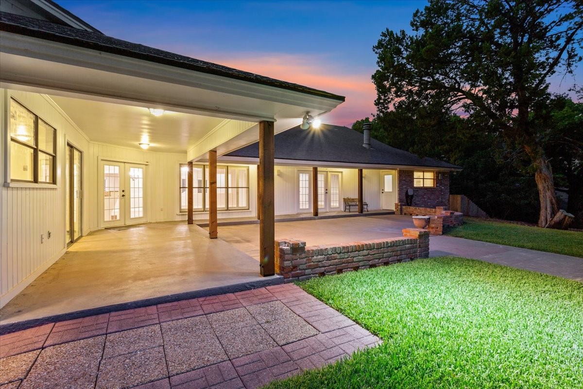 10014 Burgundy Drive Woodway TX 76712