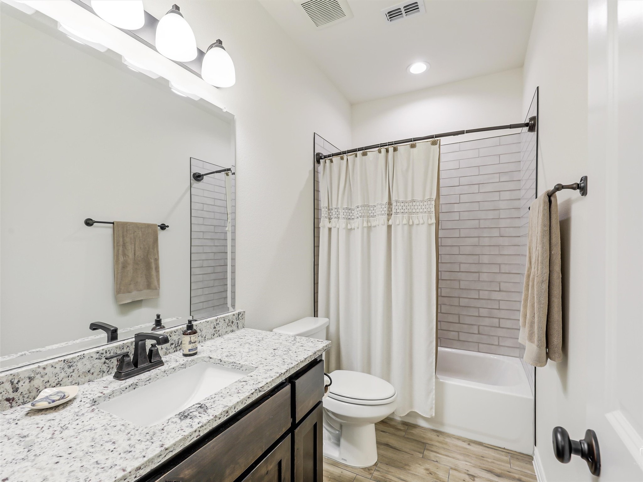 451 Tristin Lane Waxahachie TX 75167