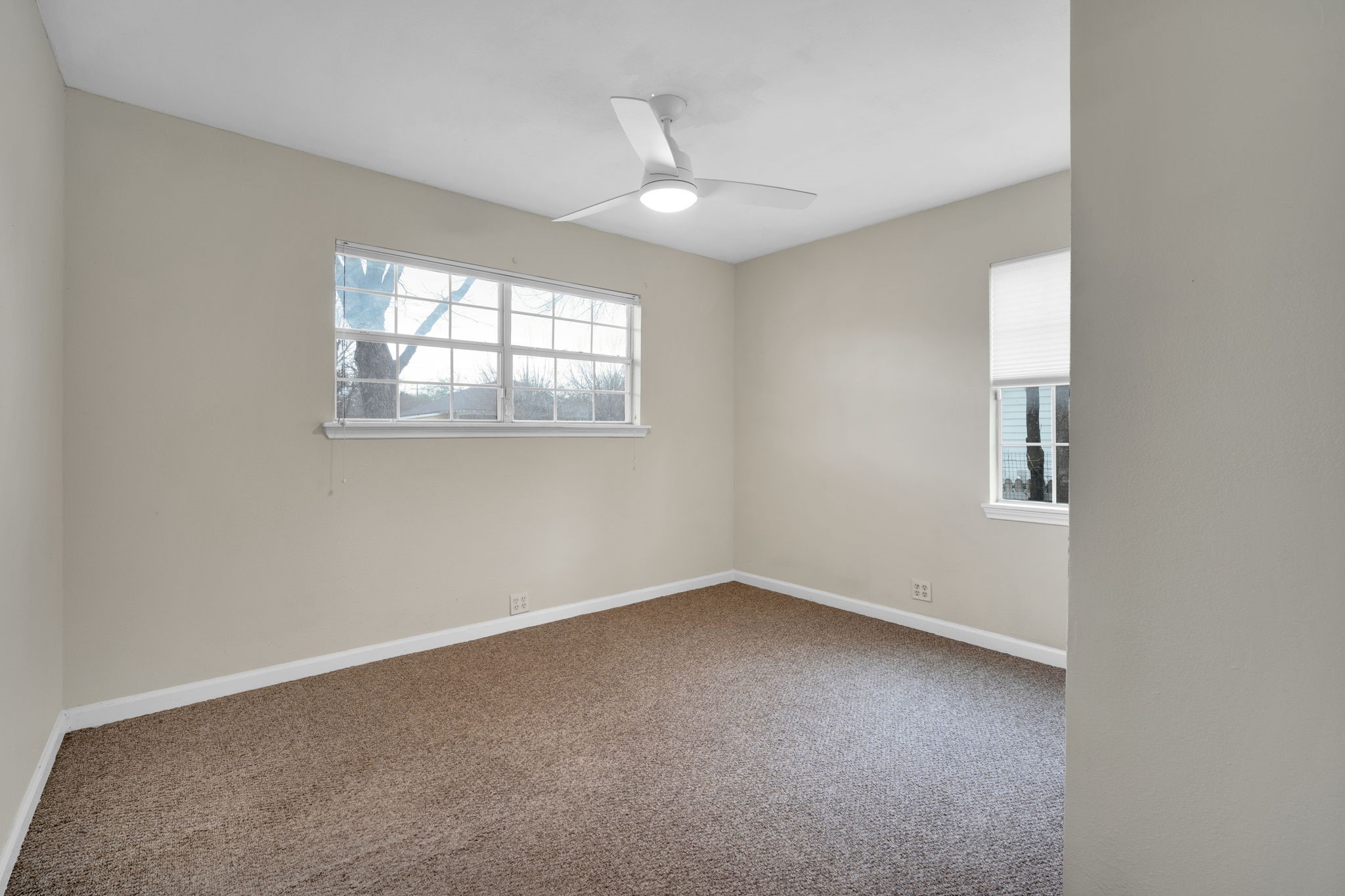205 W Latimer Street Ennis TX 75119