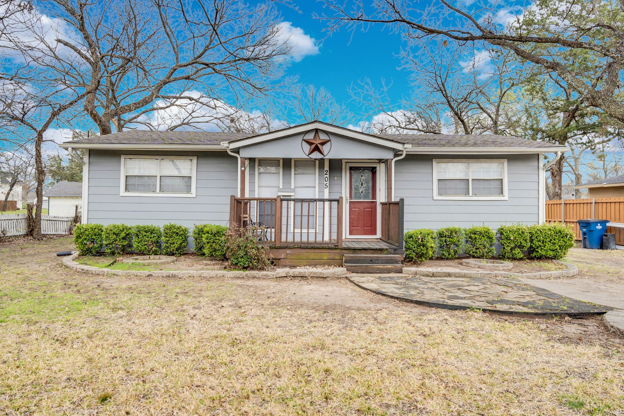 205 W Latimer Street Ennis TX 75119