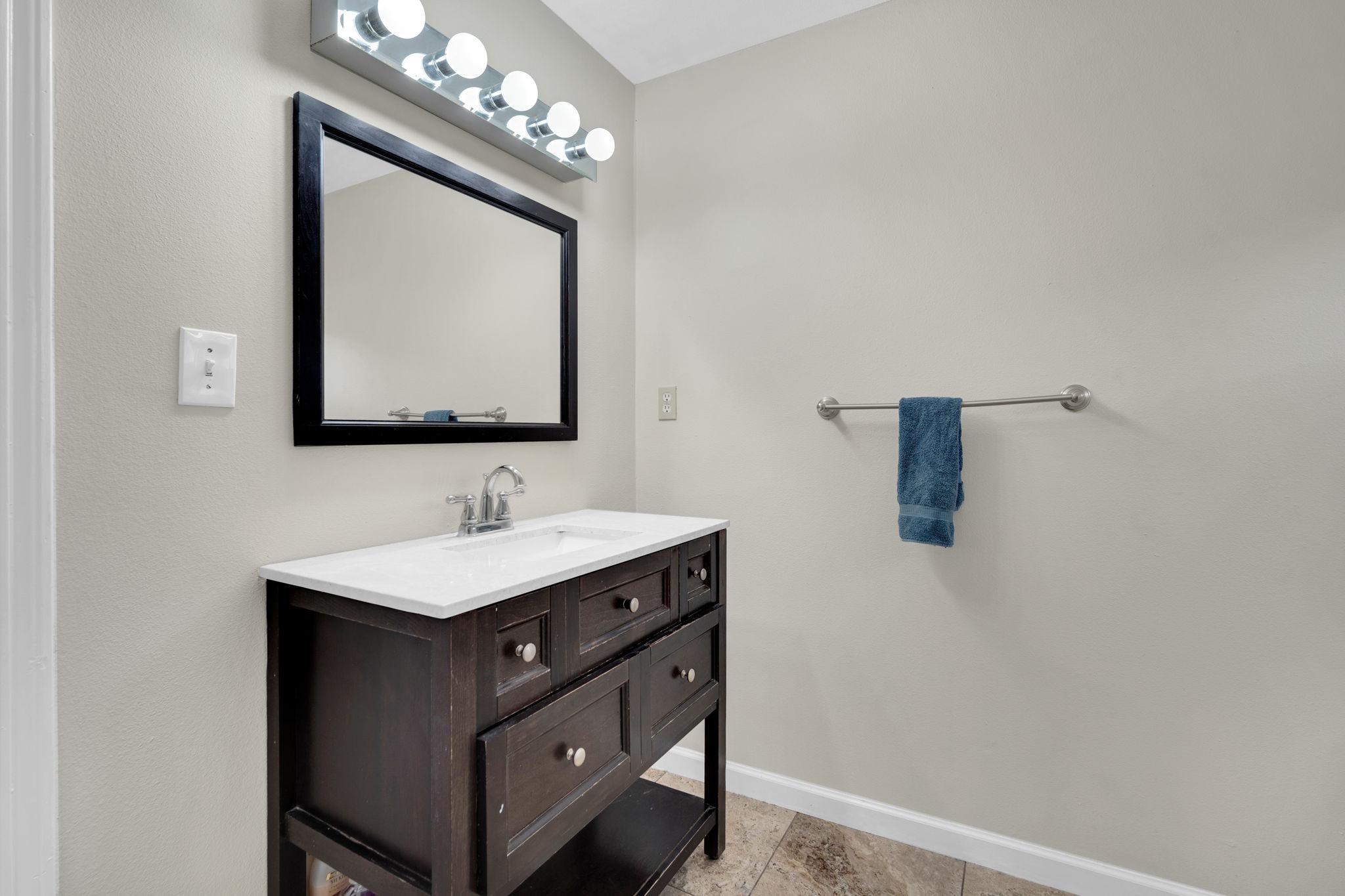 205 W Latimer Street Ennis TX 75119
