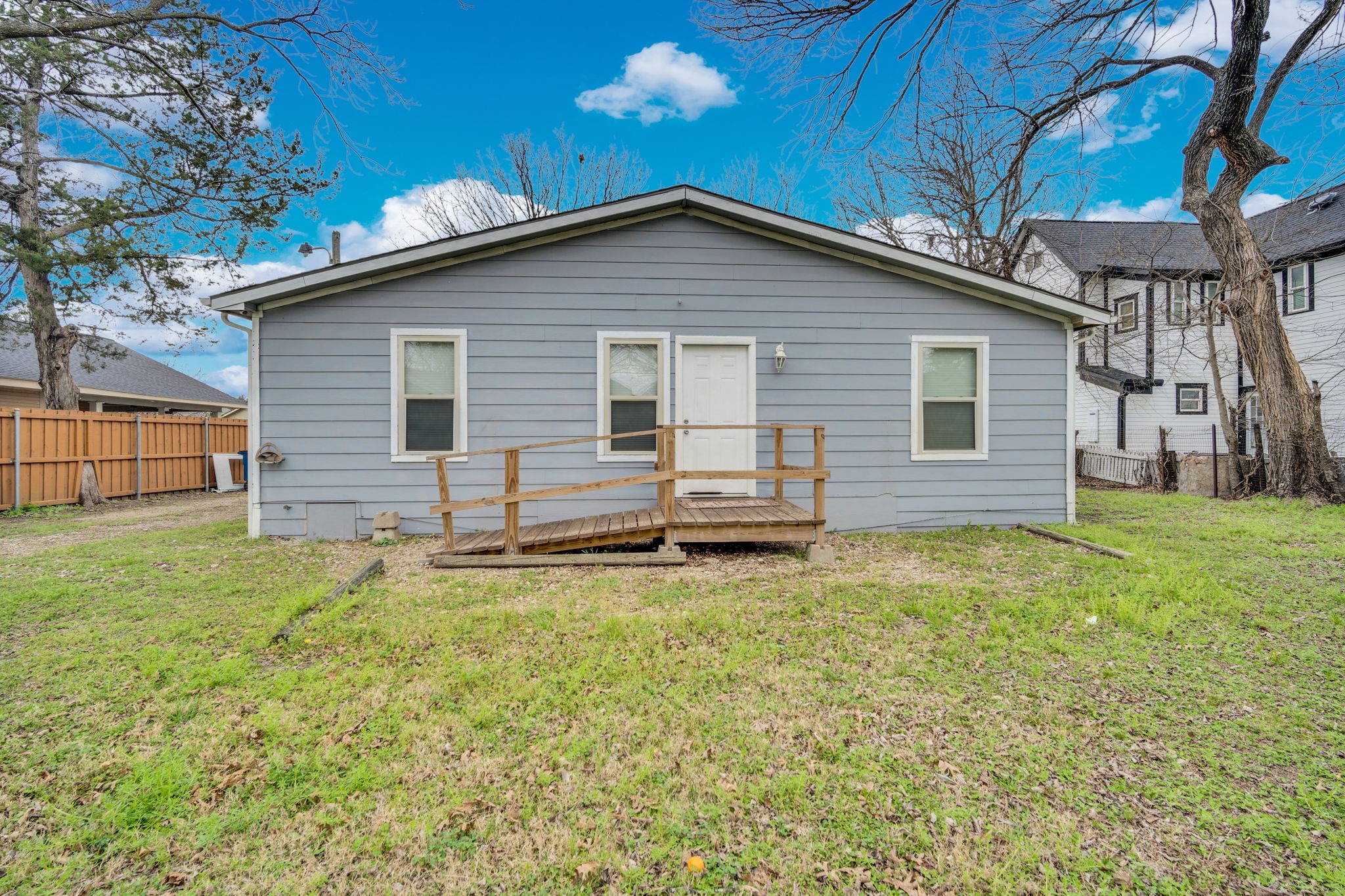 205 W Latimer Street Ennis TX 75119